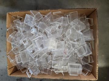 Eetbakjes  beschikbaar voor biedingen