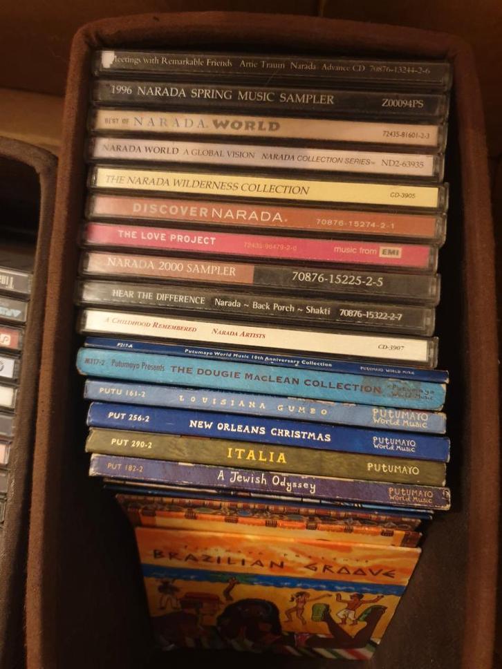 103 CD d'occasion - Musique du monde et quelques genres, CD & DVD, CD | Musique du monde, Utilisé, Autres genres, Enlèvement ou Envoi