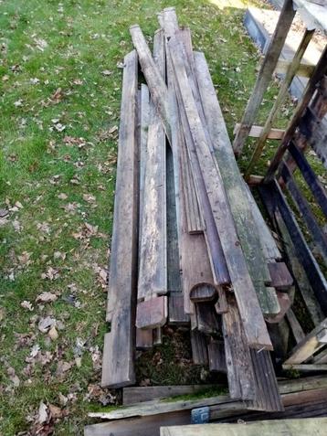 Gratis hout beschikbaar voor biedingen