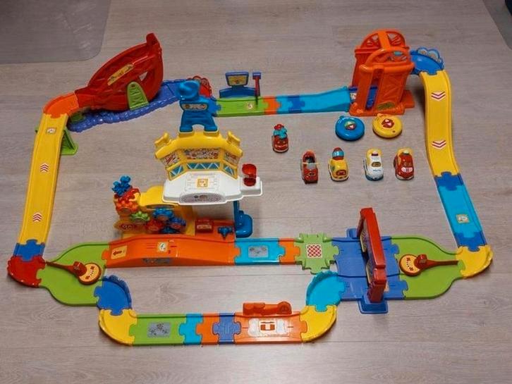 Circuit de course VTech Toet Toet Super Rc + voitures, Enfants & Bébés, Jouets | Vtech, Comme neuf, 2 à 4 ans, Enlèvement ou Envoi