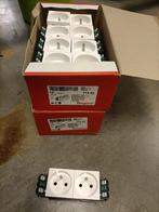 DUBBELE STOPCONTACTEN:
LEGRAND DLP MOSAIC STOPCONTACT 2P+A D, Ophalen of Verzenden, Nieuw, Stopcontact