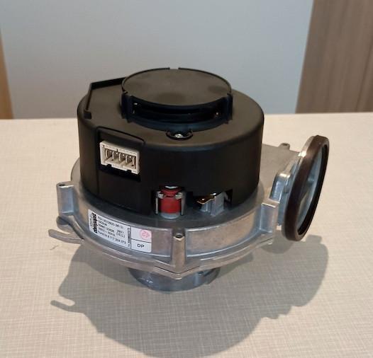 Ventilator voor cv ketel junkers/bosch, Doe-het-zelf en Bouw, Chauffageketels en Boilers, Gebruikt, Ophalen