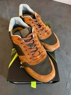 Heren sneakers Ambitious cognac kleur maat44, Ophalen, Zo goed als nieuw, Sneakers