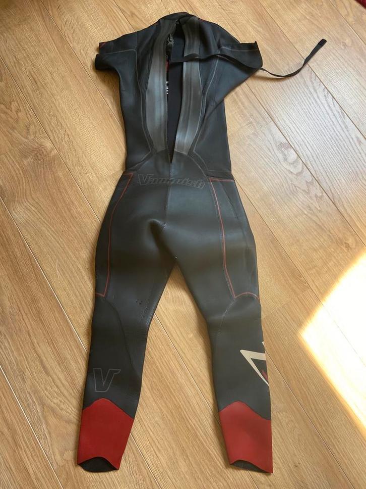 Te huur: Zone 3 Vanquish wetsuit open water zwemmen, Watersport en Boten, Watersportkleding, Zo goed als nieuw, Wetsuit, Ophalen