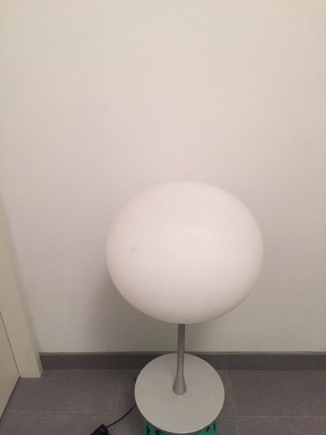 Jasper Morrison design FLOS 2 tafellamp bol zie foto’s2-7-8, Huis en Inrichting, Lampen | Tafellampen, Zo goed als nieuw, Ophalen