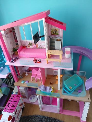 barbiehuis nieuw met accessoires beschikbaar voor biedingen