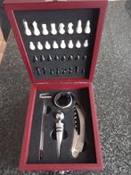 Schaakspel met wijnaccessoire, Hobby en Vrije tijd, Gezelschapsspellen | Bordspellen, Een of twee spelers, Ophalen, Nieuw