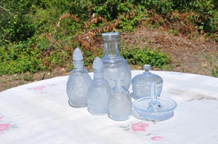 §  ensemble de toilette en verre 6 pieces, Antiquités & Art, Antiquités | Verre & Cristal, Enlèvement ou Envoi