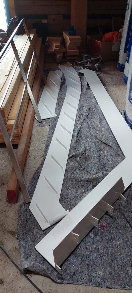 Trap wit staal met beuken treden, Doe-het-zelf en Bouw, Ladders en Trappen, Zo goed als nieuw, Trap, Ophalen