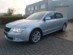 Skoda superb 1.8 benzine bj 2008 110000 km 1 jaar garantie, Auto's, Voorwielaandrijving, Euro 5, Stof, Zwart