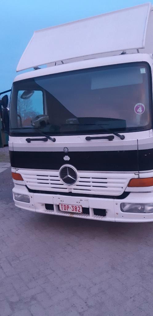 MERCEDES 815 AVEC HAYON 3 PLACES, Autos, Camions, Particulier, Enlèvement