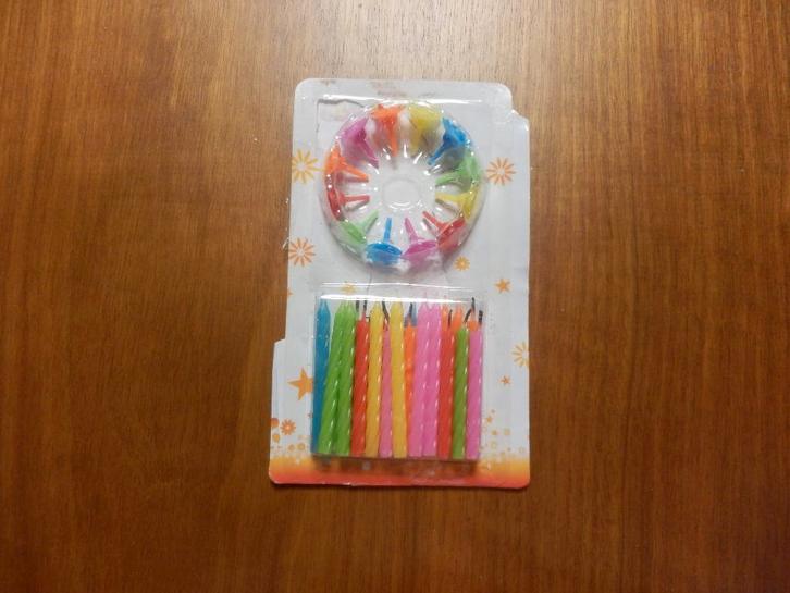 (44) -12 petites bougies anniversaires, Huis en Inrichting, Keuken | Servies, Zo goed als nieuw, Overige typen, Ophalen of Verzenden