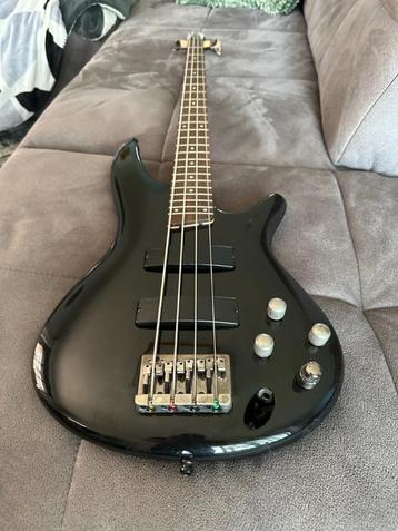 Ibanez SR300 met Right On strap en statief. beschikbaar voor biedingen