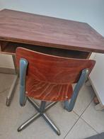 Lessenaar met stoeltje, Ophalen, Gebruikt, Stoel(en)