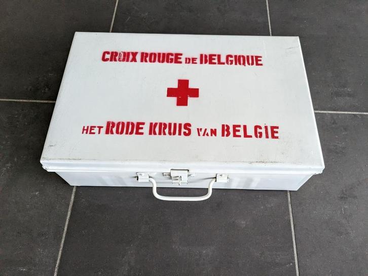 Vintage EHBO kist, Huis en Inrichting, Woonaccessoires | Kisten, Gebruikt, Ophalen of Verzenden
