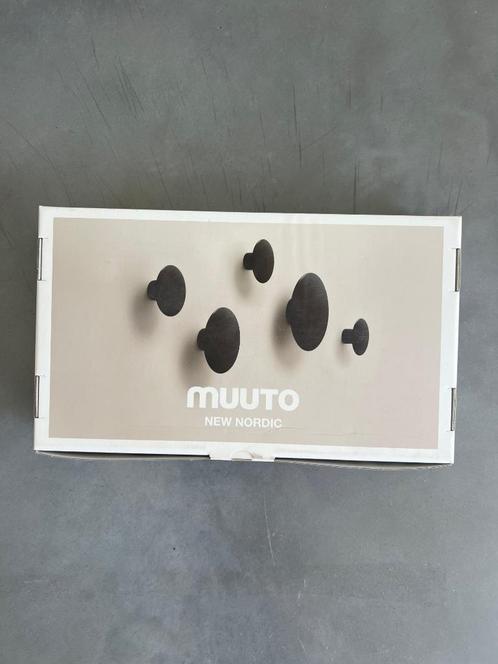Muuto wall dots, Huis en Inrichting, Woonaccessoires | Kapstokken, Nieuw, Wandhaken, Hout, Ophalen of Verzenden
