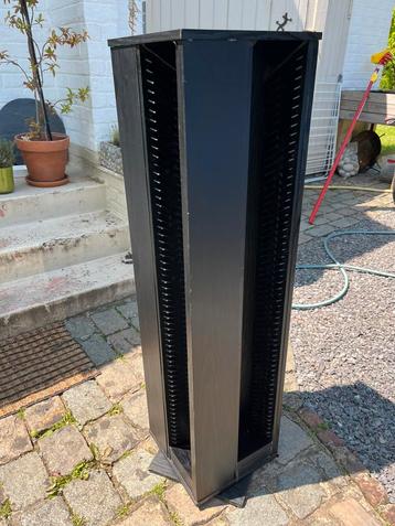 Colonne pivotante 4 faces pour rangement CD’s beschikbaar voor biedingen
