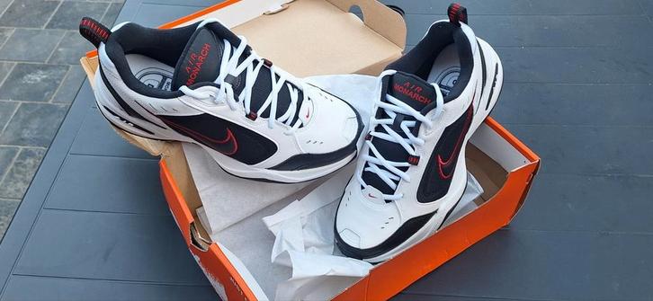 Basketbal NIKE MONARCHE NIEUWE SPORTSCHOEN MAAT 43, Sport en Fitness, Basketbal, Nieuw, Schoenen, Ophalen of Verzenden