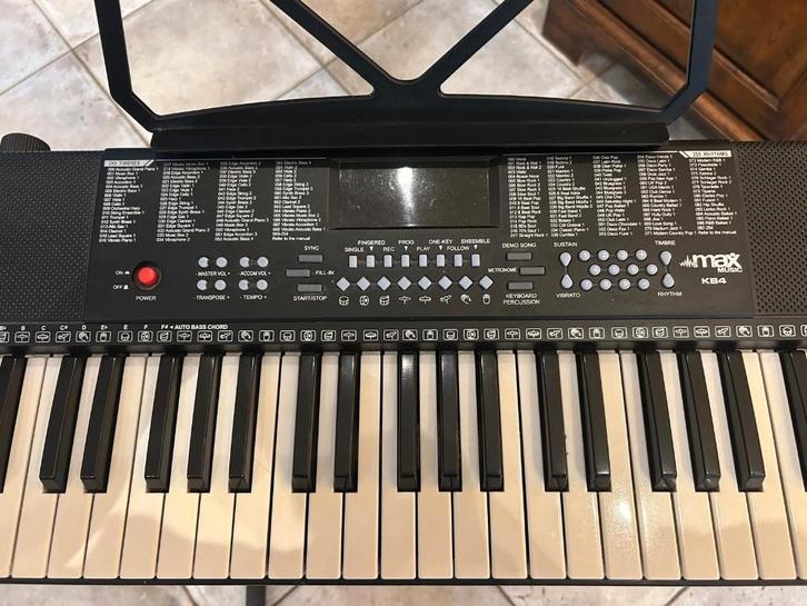 Keyboard + Keyboard Staander Maxmusic KB4, Musique & Instruments, Claviers, Comme neuf, 61 touches, Autres marques, Avec pied
