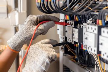 ÉLECTRICIEN PROFESSIONNEL ET TECHNICIEN . TÉL: 046525495 disponible aux enchères