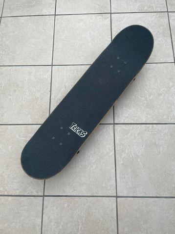 Skateboard beschikbaar voor biedingen