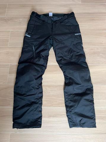 Motor winterbroek beschikbaar voor biedingen