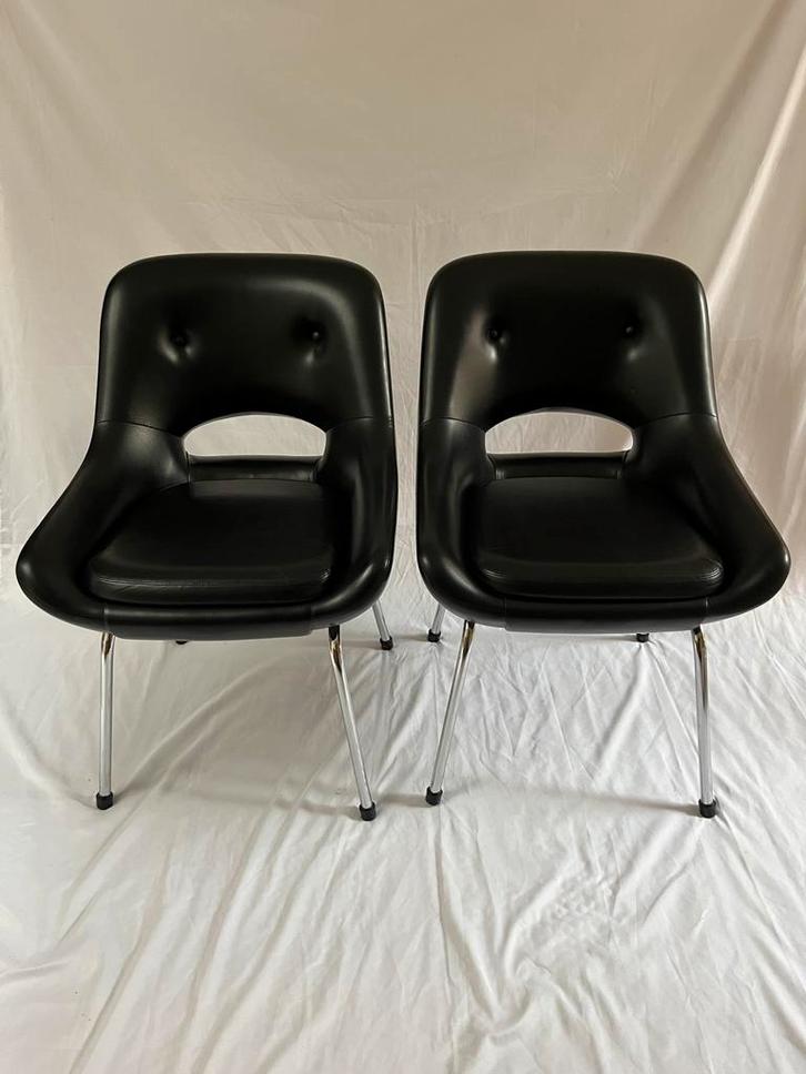 Vintage zwarte kuipstoelen, Huis en Inrichting, Stoelen, Gebruikt, Twee, Leer, Zwart, Ophalen