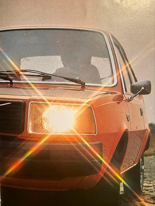 Oldtimer VOLVO - 1977 1e uitgave 343 Autofolder, Boeken, Auto's | Folders en Tijdschriften, Zo goed als nieuw, Volvo, Verzenden