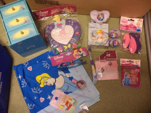 Assepoester, Doornroosje,...: nieuwe spulletjes, Verzamelen, Disney, Nieuw, Overige typen, Assepoester of Belle, Ophalen of Verzenden