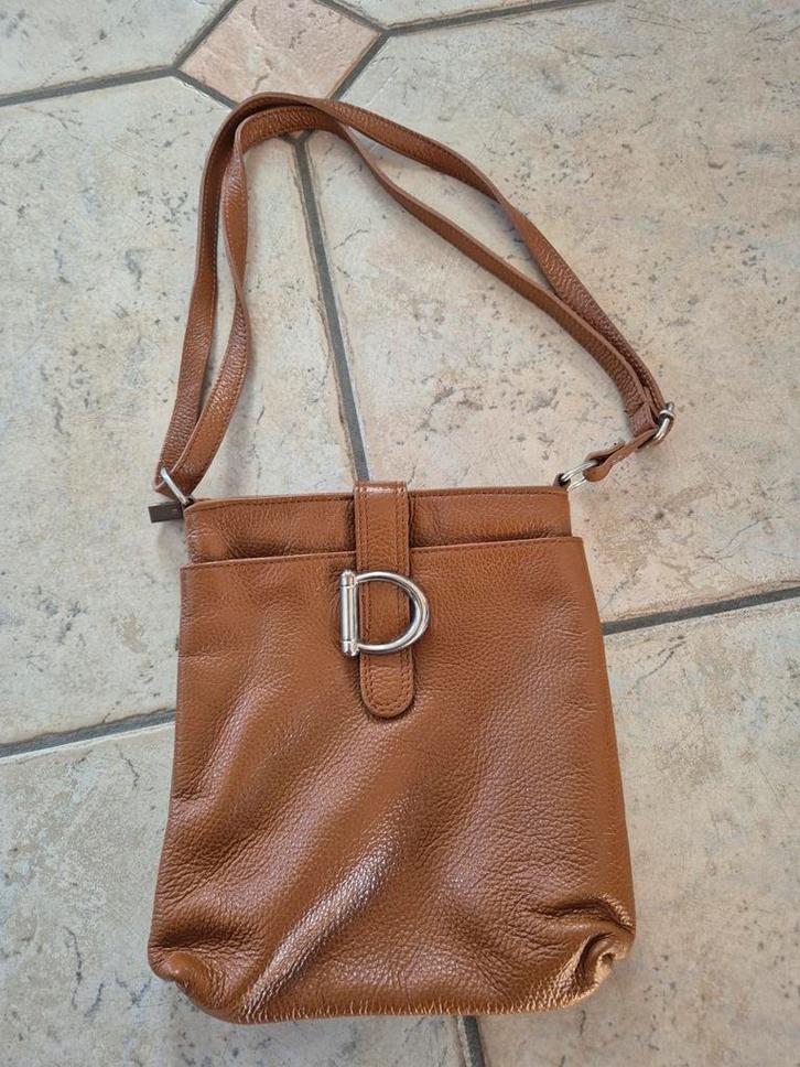 Leren schoudertas Vera Pelle, Handtassen en Accessoires, Tassen | Damestassen, Ophalen of Verzenden