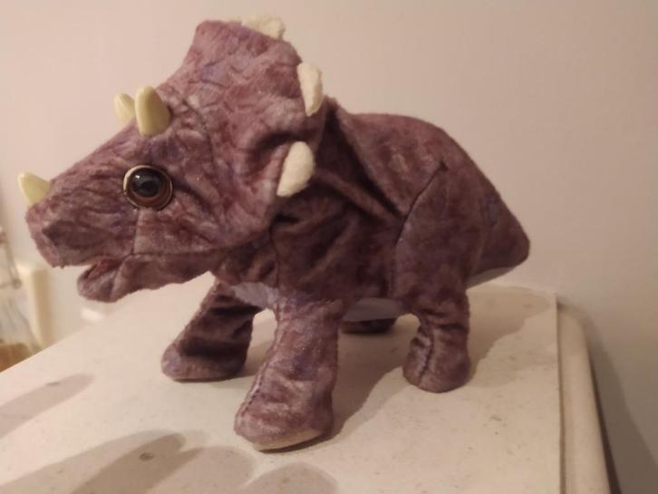 Kota en Pals speeldino Triceratops, Kinderen en Baby's, Speelgoed | Babyspeelgoed, Zo goed als nieuw, Overige typen, Met geluid