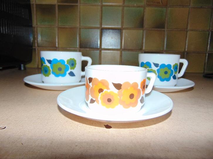 Retro arcopal lotus kopjes, Collections, Rétro, Maison et Meubles, Enlèvement ou Envoi