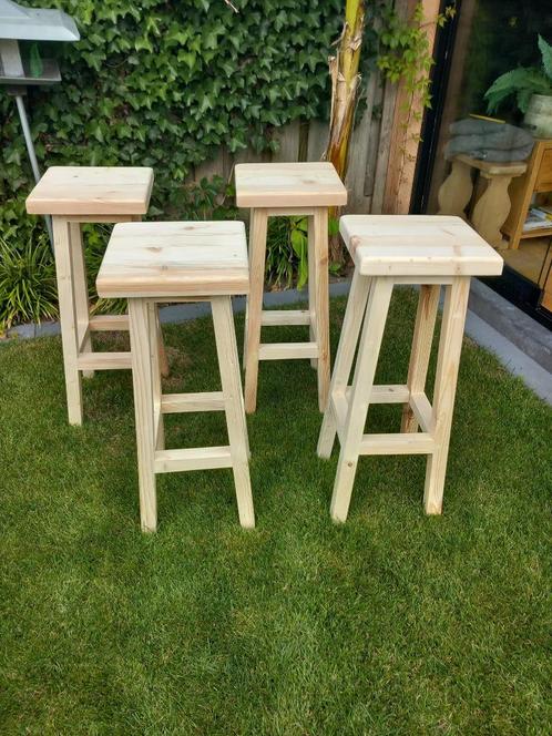 Vurenhouten barkruk – 79 cm hoog – handgemaakt, Huis en Inrichting, Barkrukken, Nieuw, 60 tot 90 cm, Hout, 5 krukken of meer, Met voetsteun