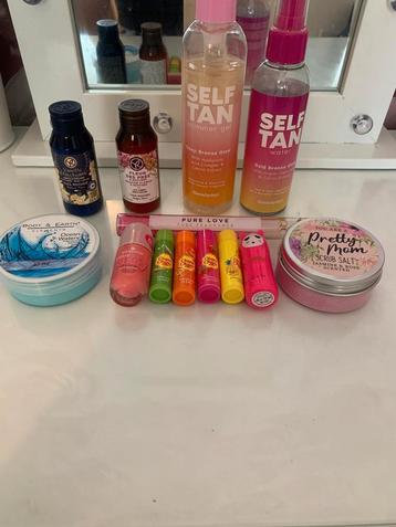 Cosmetisch  beschikbaar voor biedingen