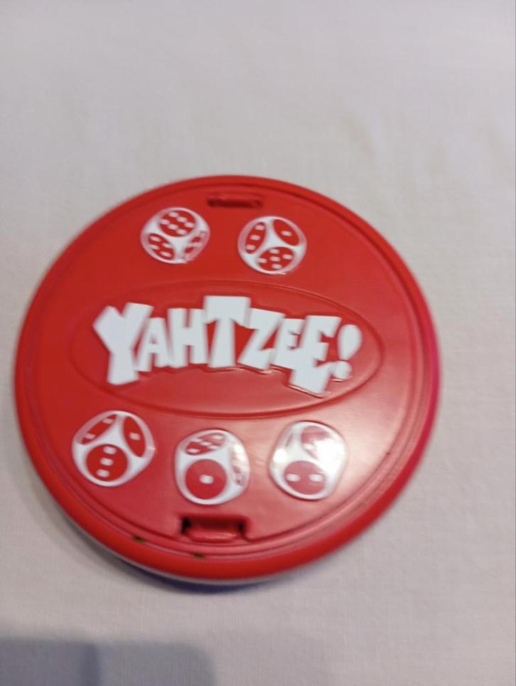 Yahtzee, Verzamelen, Speldjes, Pins en Buttons, Zo goed als nieuw, Ophalen