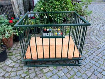 OUD HOUTEN KINDERPARK JAREN 50. OPPLOOIBAAR. GOEDE STAAT. beschikbaar voor biedingen