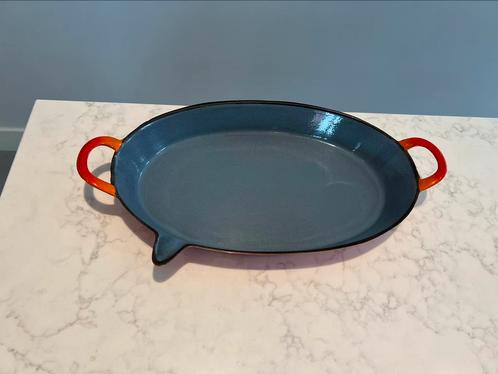 Plat à four en fonte avec bec 34 cm, Maison & Meubles, Cuisine | Casseroles & Poêles, Comme neuf, Autres types, Fonte, Plaques à induction