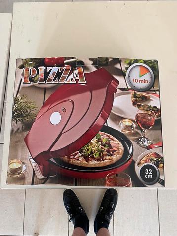 Pizza-maker