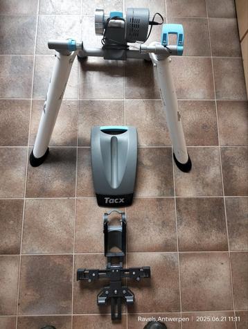 Tacx Flow trainer met stuursteun voor tablet of gsm. beschikbaar voor biedingen