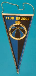 Club Brugge 1980 ancien logo, belle bannière de football vin, Collections, Articles de Sport & Football, Comme neuf, Enlèvement ou Envoi