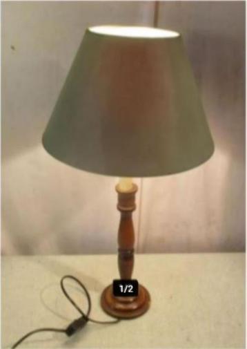 Mooie Slanke Houten Tafellamp met retro Kap - 59cm beschikbaar voor biedingen