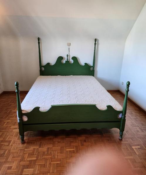 Vintage bed in groene kleur, Huis en Inrichting, Slaapkamer | Bedden, Ophalen