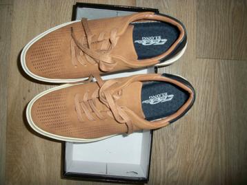 Herenschoen 2 paar verschillende kleur beschikbaar voor biedingen