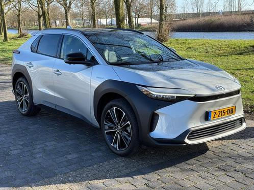 Toyota BZ4X Premium  71,4 kWh 204pk Aut 2023 Grijs, Auto's, Toyota, Bedrijf, bZ4X, Achteruitrijcamera, Elektrisch, 5 deurs, Automaat