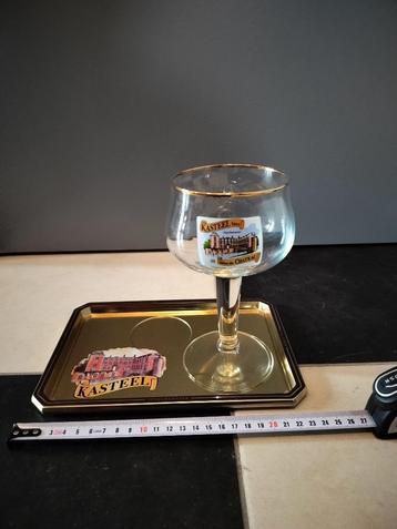 Plateau Kasteelbier en glas Kasteelbier 