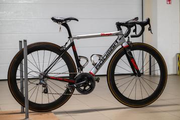 Racefiets ASSOS beschikbaar voor biedingen