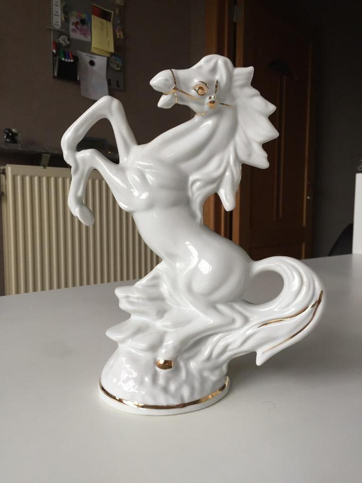 Keramiek Beeldje - paard, Antiek en Kunst, Kunst | Beelden en Houtsnijwerken, Ophalen of Verzenden