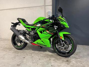 Kawasaki Ninja 125 KRT in nieuwstaat met gear indicator beschikbaar voor biedingen