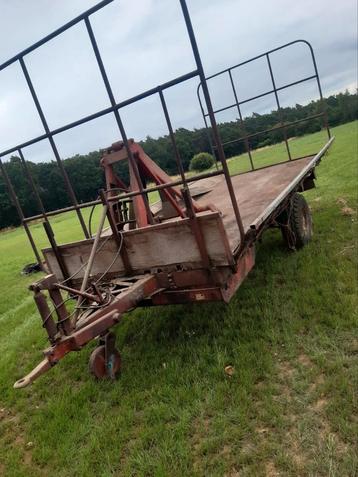 Hooiwagen  beschikbaar voor biedingen