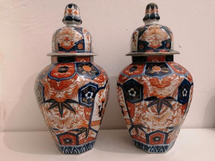 Prachtige paar Imari dekselvazen in porselein, Antiek en Kunst, Antiek | Porselein, Ophalen of Verzenden